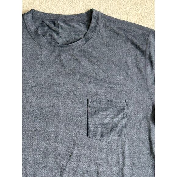 Vuori Shirt Mens V109 Short Sleeve Tradewind Performance
Gym pocket Gray Men’s L - Picture 4 of 8